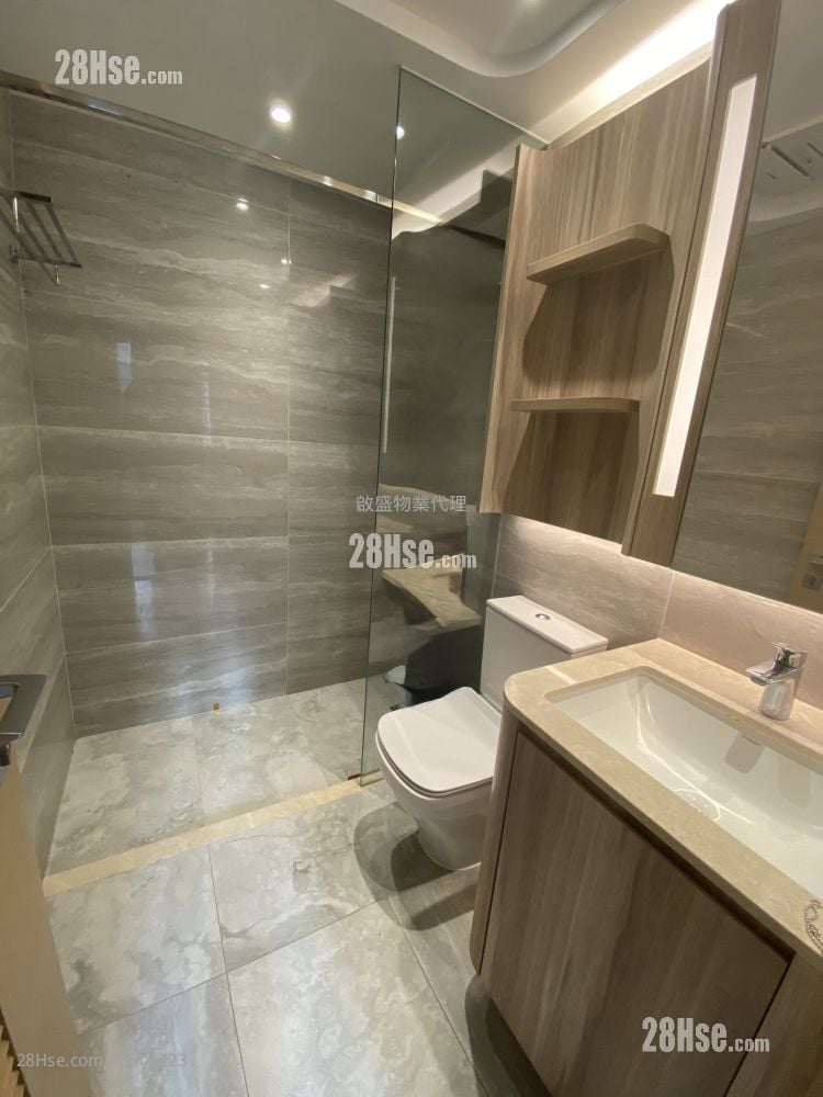 K.city Sell 4 Bedrooms , 2 Bathrooms 964 ft²