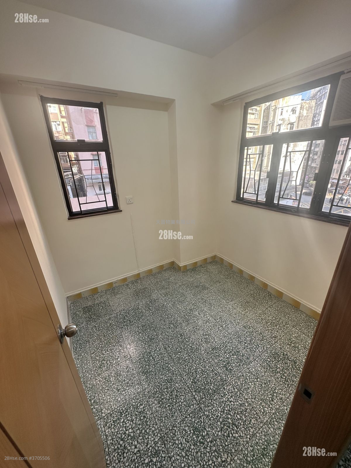 安發大廈 售盤 2 房 , 1 浴室 284 平方呎