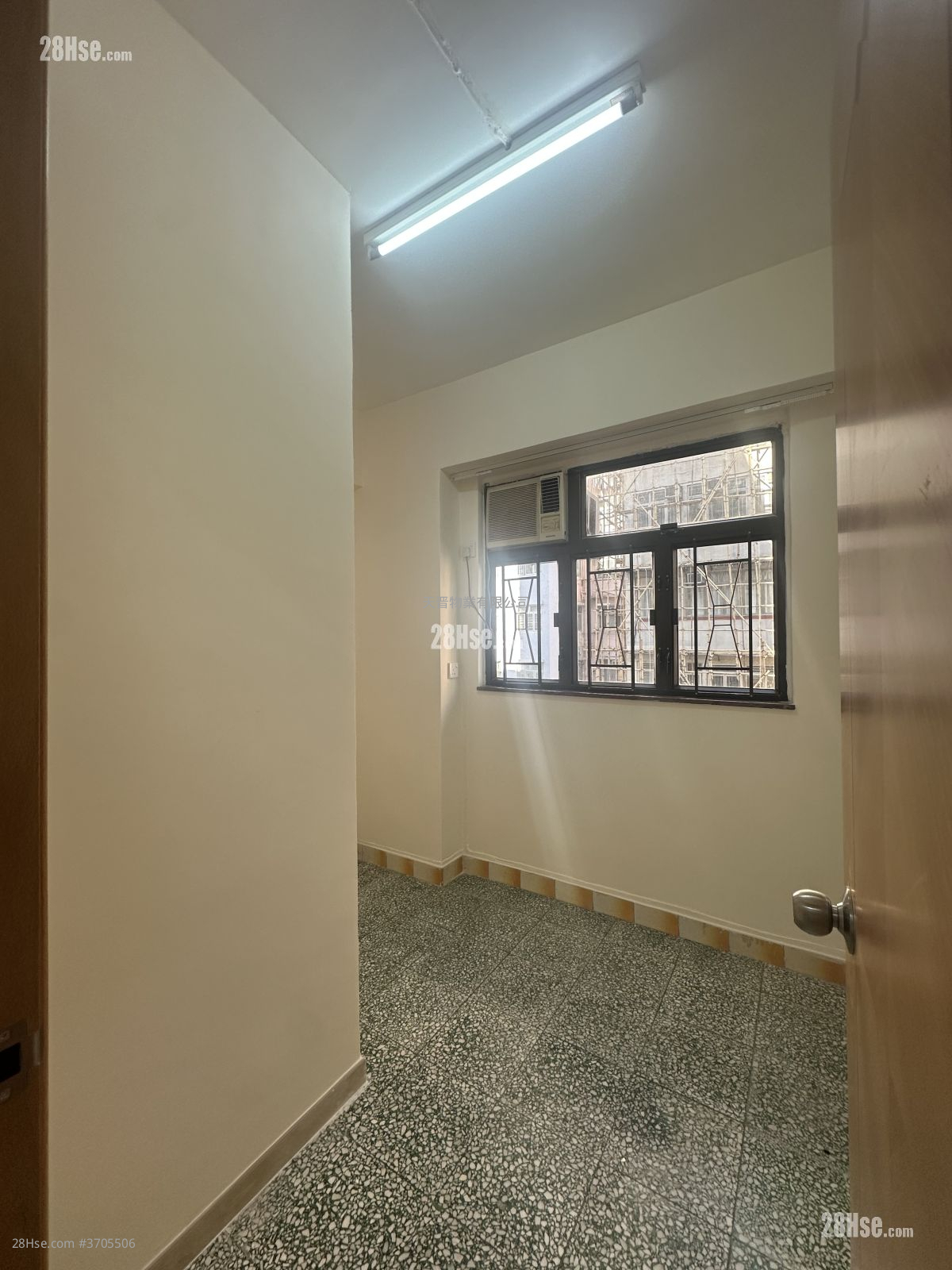 安發大廈 售盤 2 房 , 1 浴室 284 平方呎