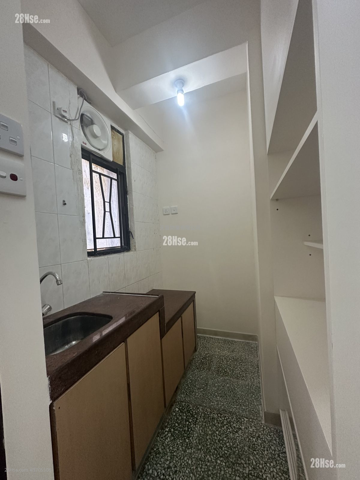 安發大廈 售盤 2 房 , 1 浴室 284 平方呎