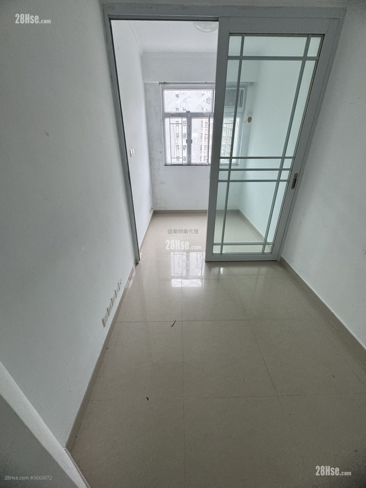 Kin Yip Building Sell 2 Bedrooms , 2 Bathrooms 257 ft²