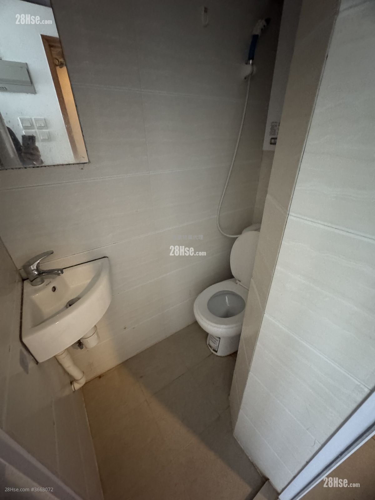 Kin Yip Building Sell 2 Bedrooms , 2 Bathrooms 257 ft²