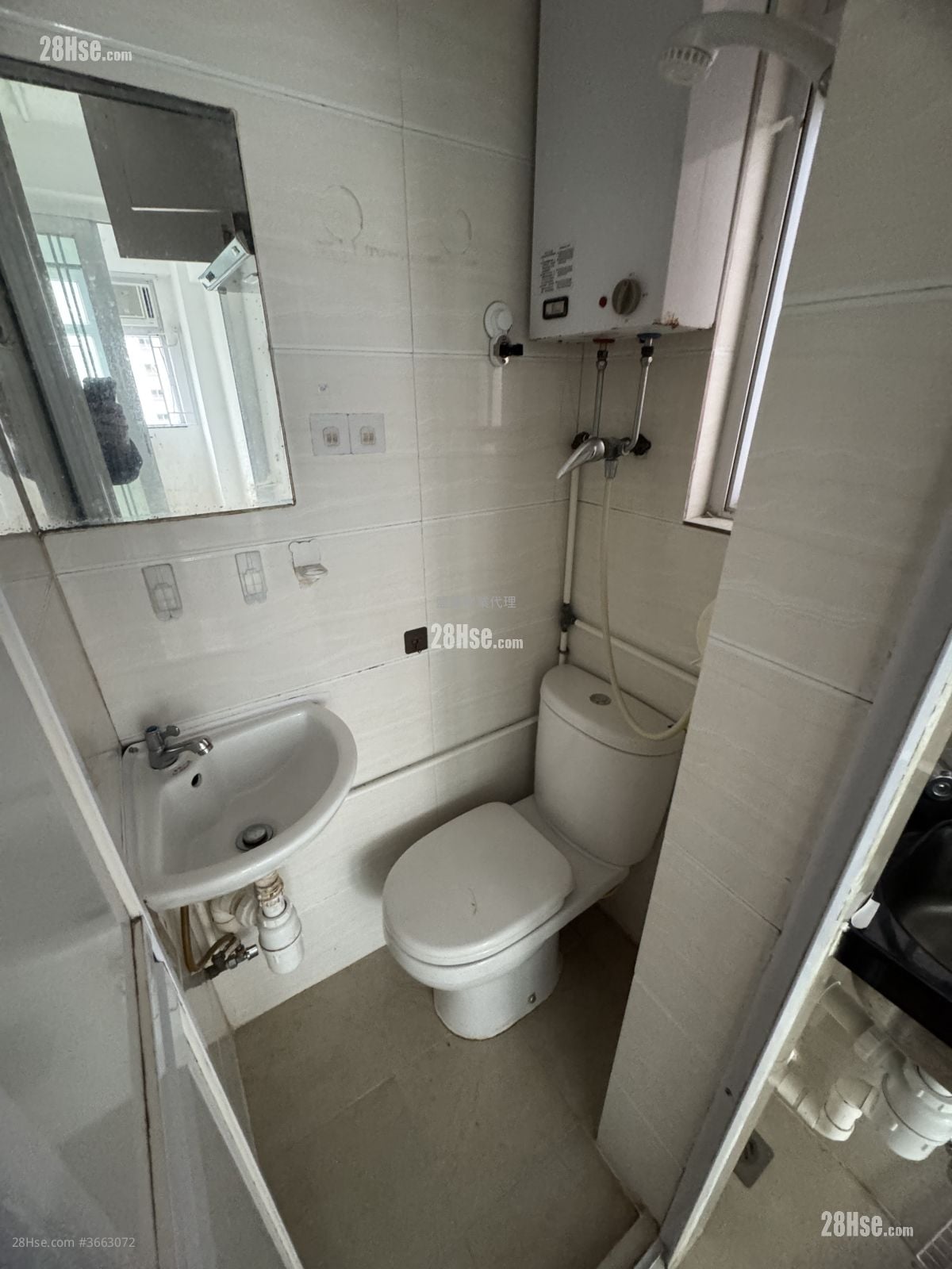 Kin Yip Building Sell 2 Bedrooms , 2 Bathrooms 257 ft²