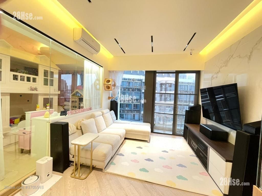 Fleur Pavilia Sell 4 Bedrooms , 3 Bathrooms 908 ft²