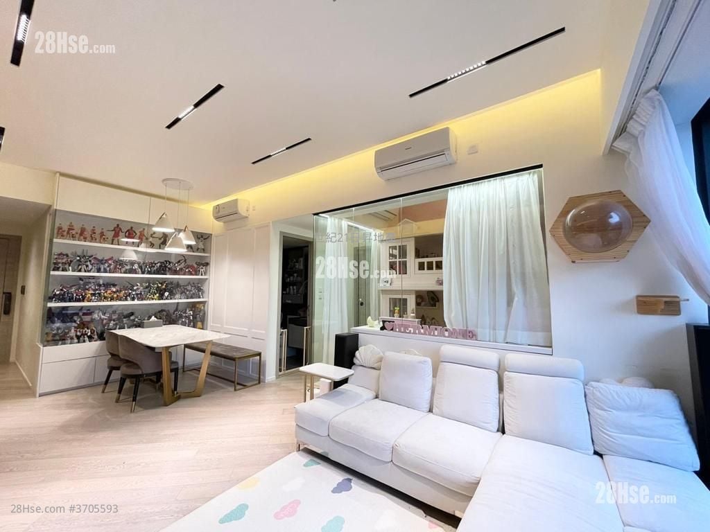 Fleur Pavilia Sell 4 Bedrooms , 3 Bathrooms 908 ft²