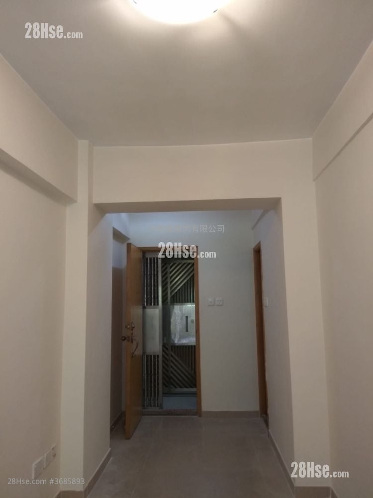 Hoi Tao Building Sell 388 ft²