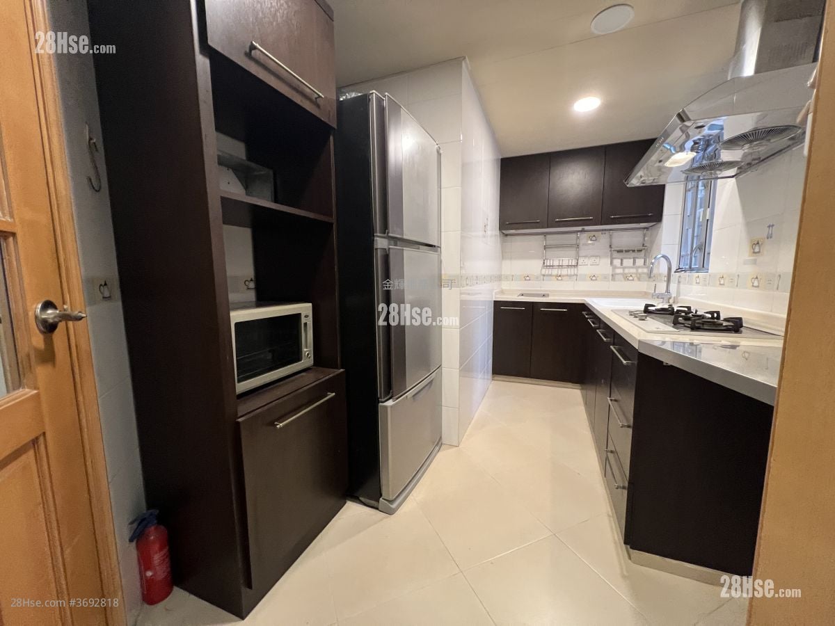 容龙居 租盘 3 房 , 2 浴室 970 平方尺