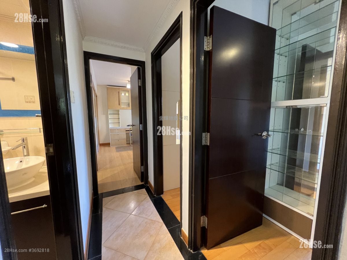 容龙居 租盘 3 房 , 2 浴室 970 平方尺