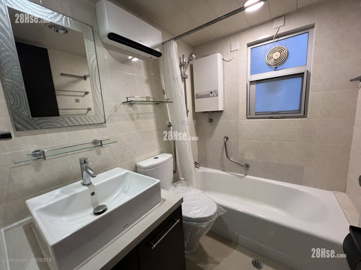 容龙居 租盘 3 房 , 2 浴室 970 平方尺