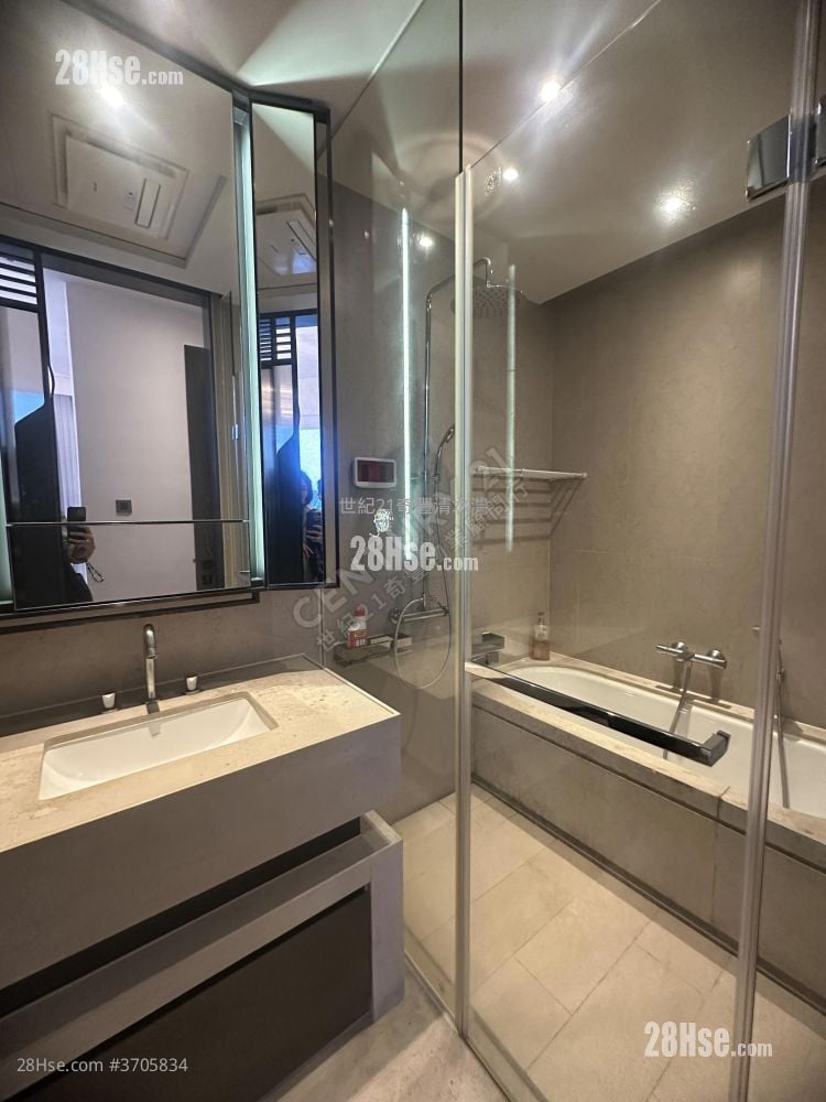 傲泷 租盘 3 房 983 平方尺