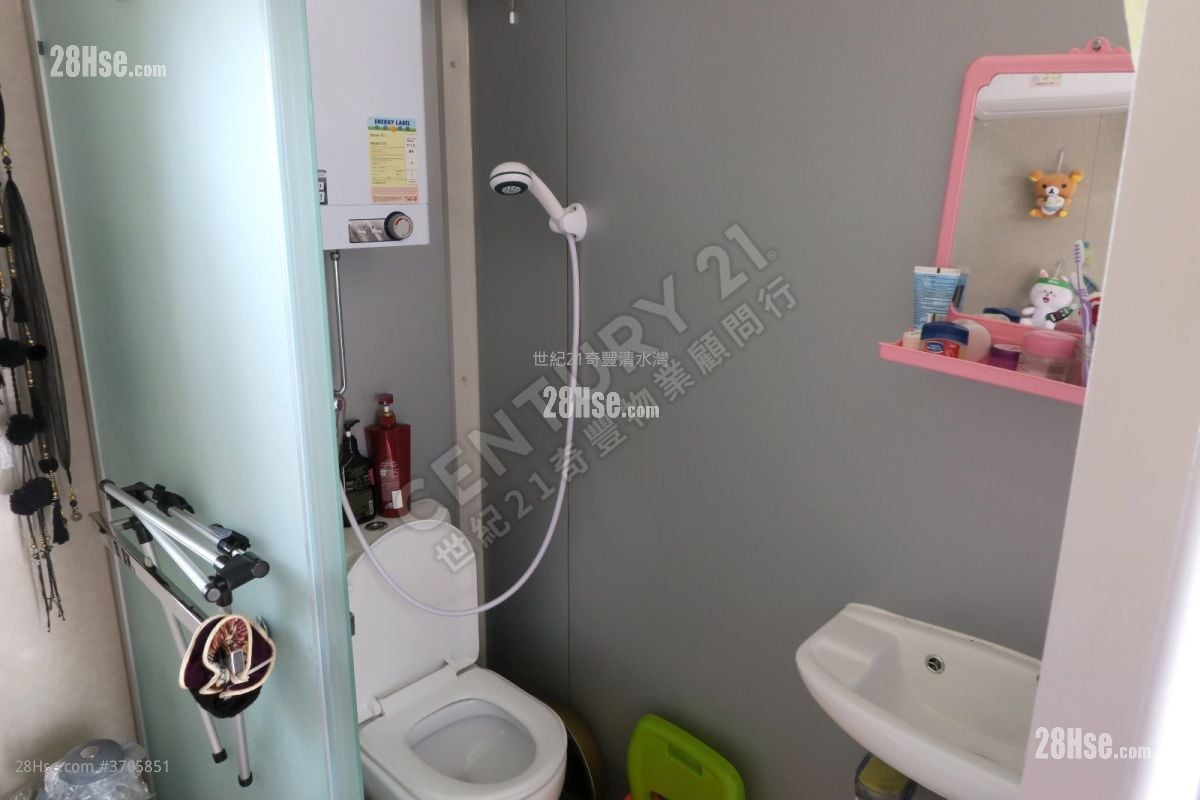 Costa Bello Sell 3 Bedrooms 837 ft²