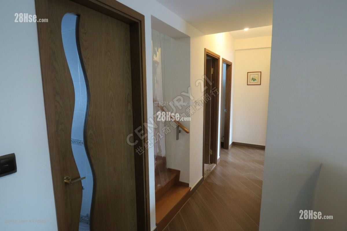 Costa Bello Sell 3 Bedrooms 837 ft²