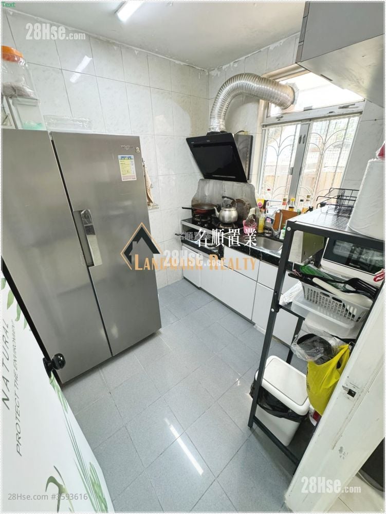 村屋 售盘 3 房 , 1 浴室 700 平方尺