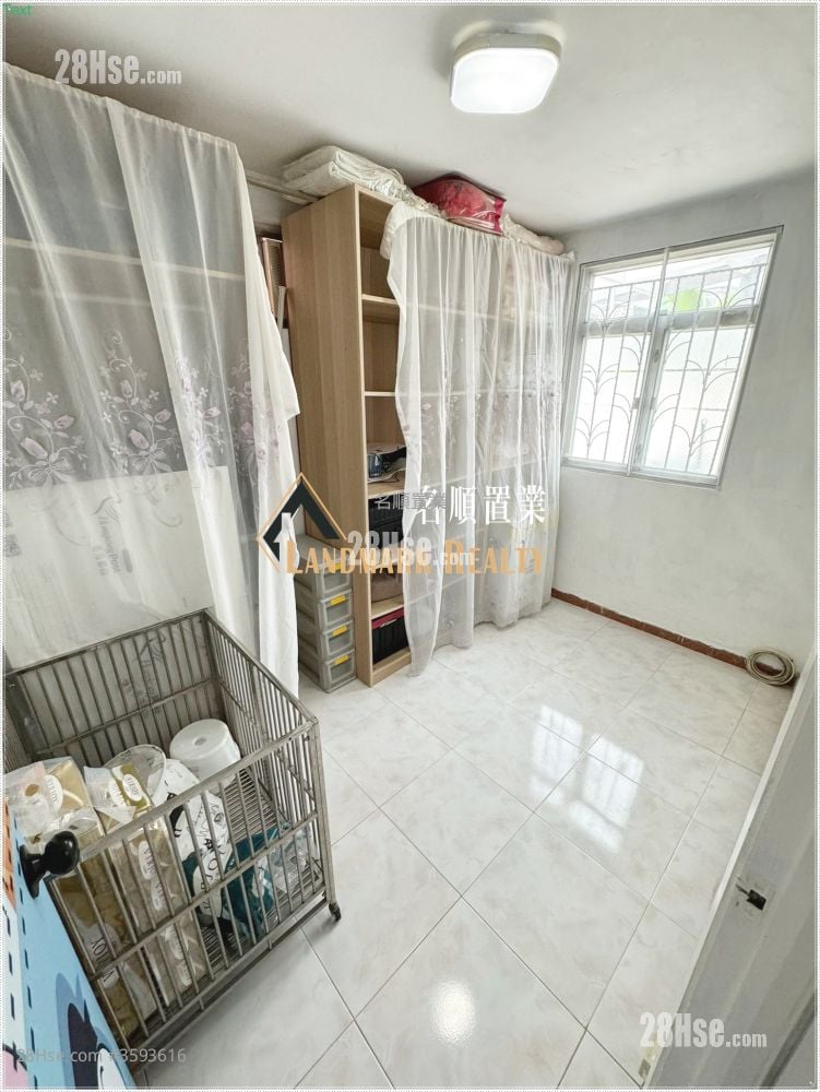 村屋 售盘 3 房 , 1 浴室 700 平方尺