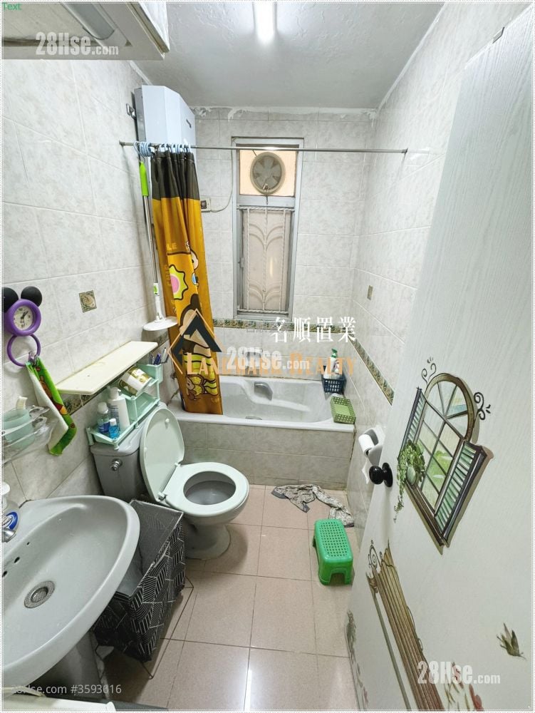 村屋 售盘 3 房 , 1 浴室 700 平方尺