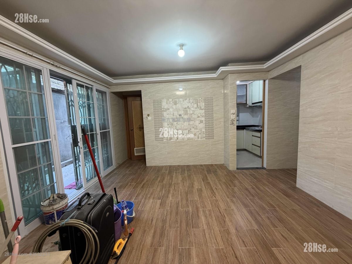 村屋 租盘 3 房 , 2 浴室 700 平方尺