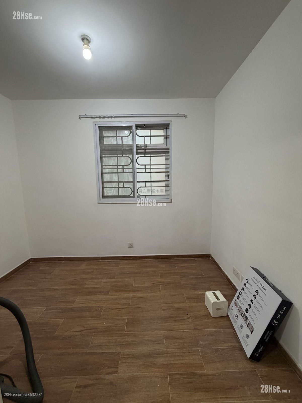 村屋 租盘 3 房 , 2 浴室 700 平方尺