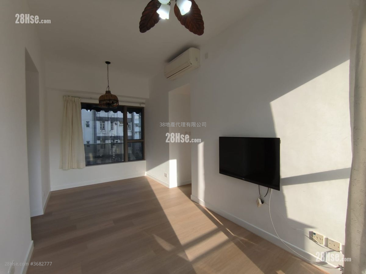 Residence 228 Sell 3 Bedrooms , 1 Bathroom 543 ft²