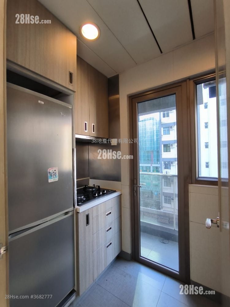 Residence 228 Sell 3 Bedrooms , 1 Bathroom 543 ft²