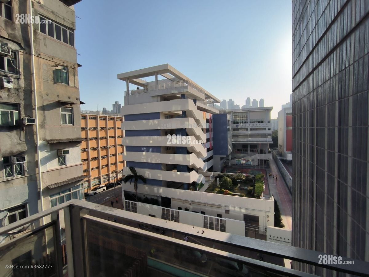 Residence 228 Sell 3 Bedrooms , 1 Bathroom 543 ft²