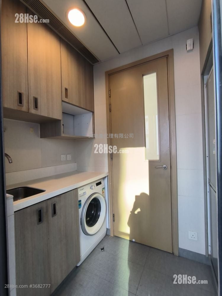 Residence 228 Sell 3 Bedrooms , 1 Bathroom 543 ft²