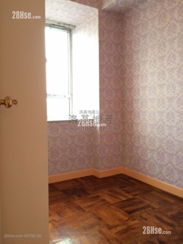 Tak Bo Garden Sell 1 Bedroom , 1 Bathroom 282 ft²