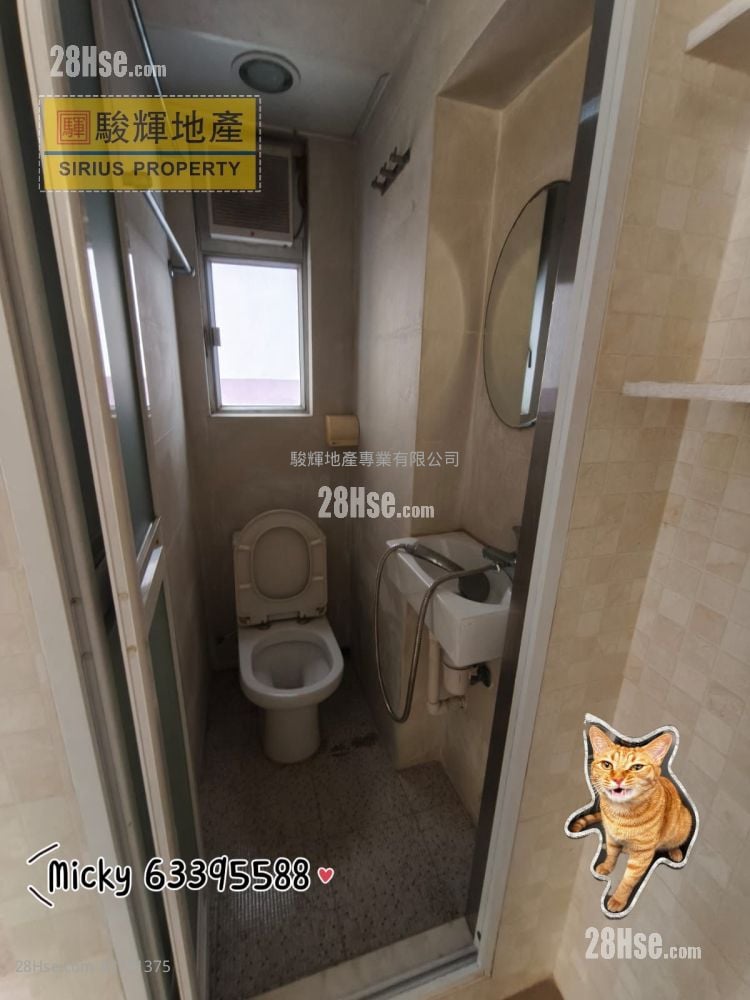 Bright Court Sell 3 Bedrooms , 1 Bathroom 631 ft²