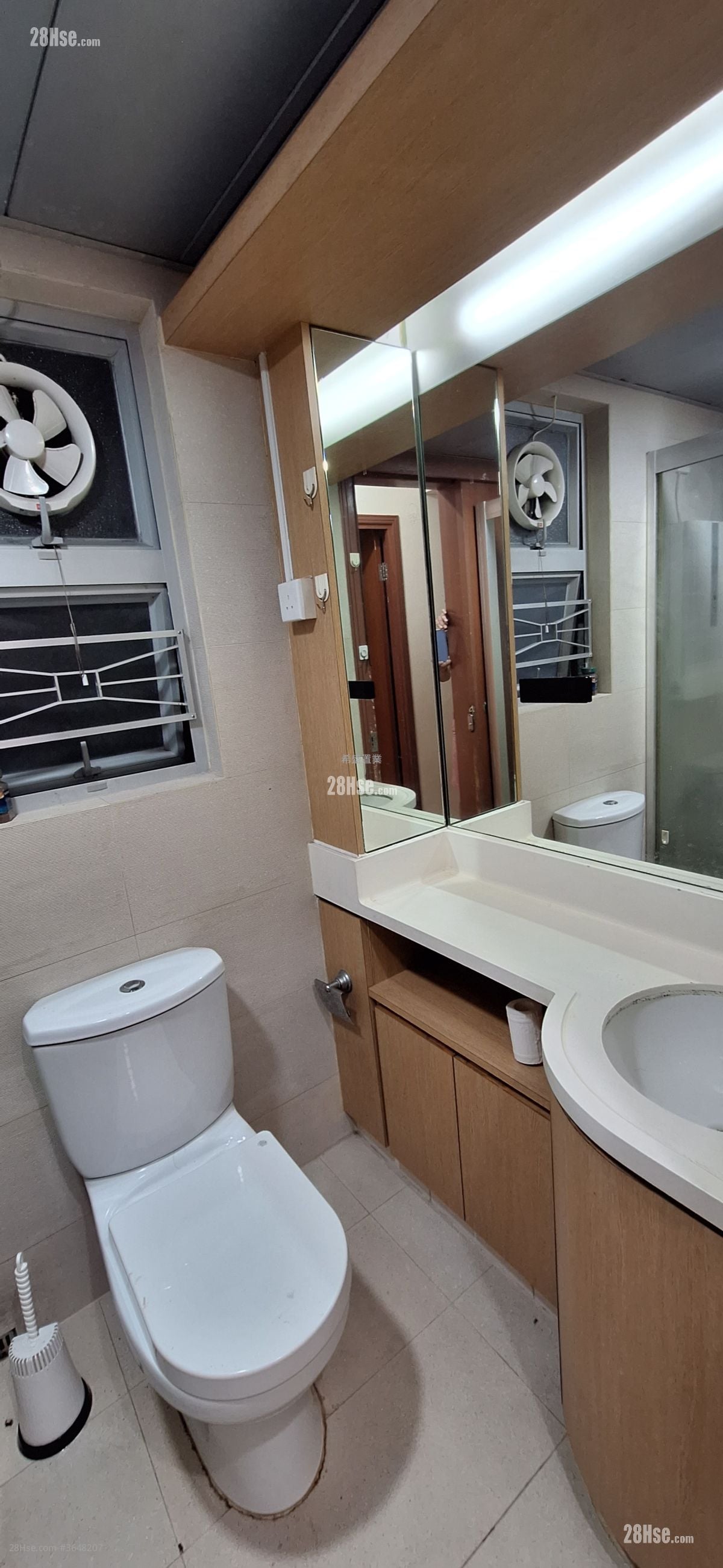 Paradise Square Sell 3 Bedrooms , 1 Bathroom