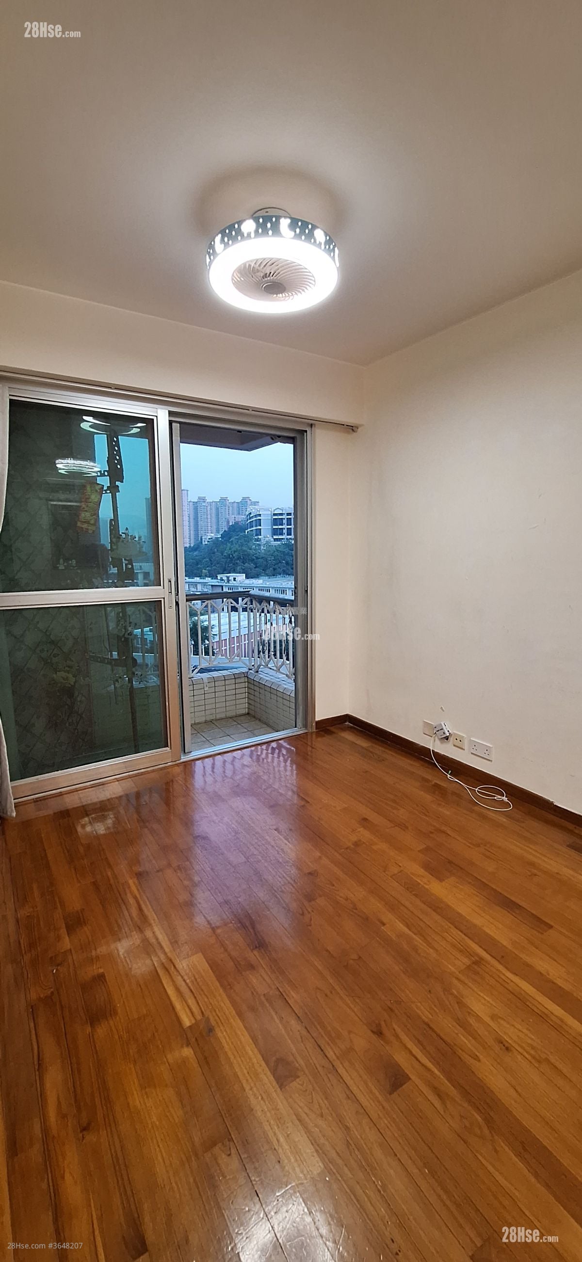 Paradise Square Sell 3 Bedrooms , 1 Bathroom