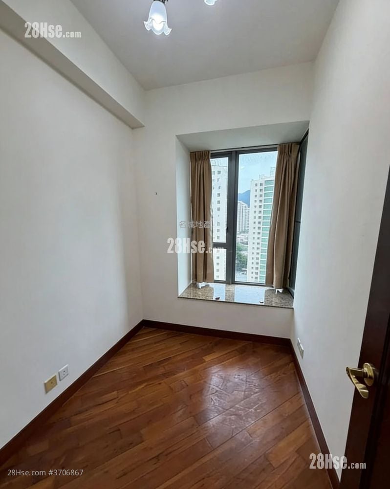 The Palazzo Rental 4 Bedrooms , 3 Bathrooms 1,116 ft²