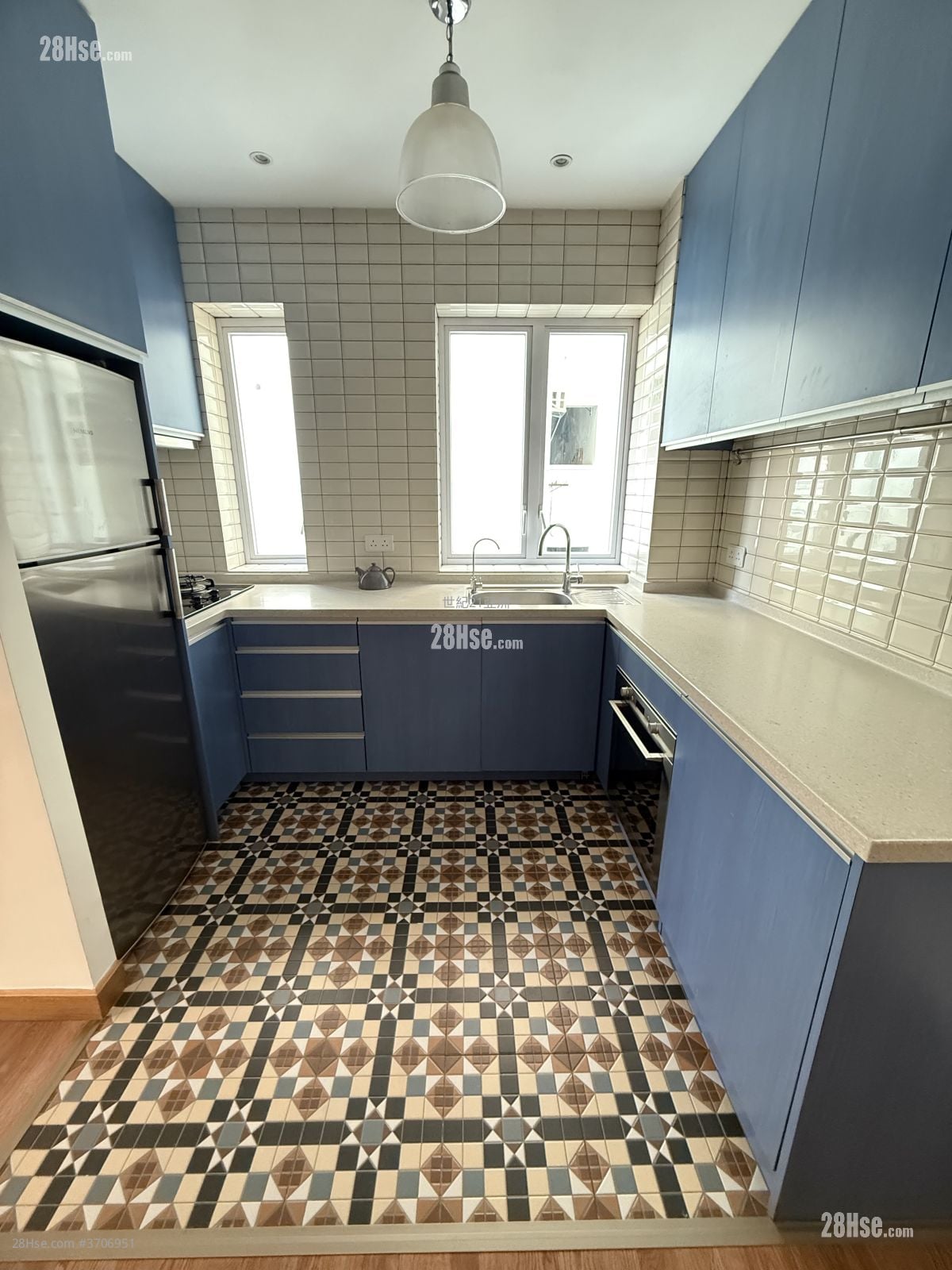 Lai Yuen Building Rental 2 Bedrooms , 1 Bathroom 504 ft²