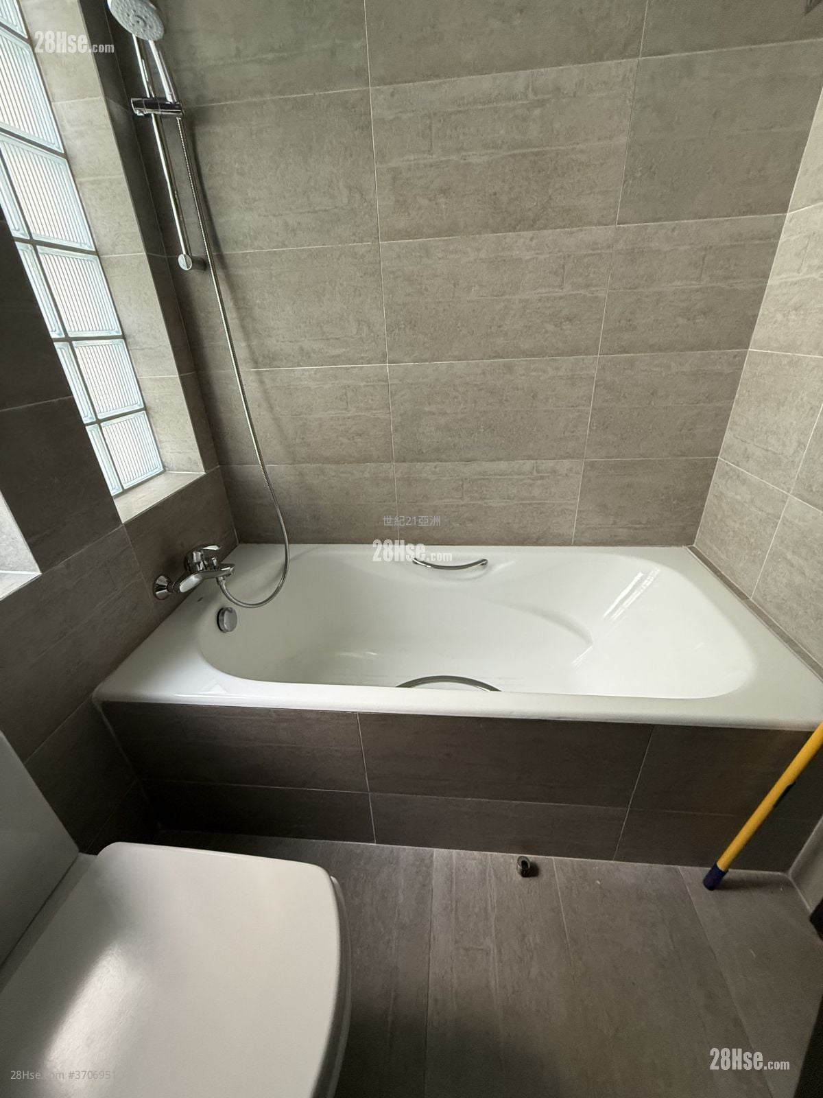 Lai Yuen Building Rental 2 Bedrooms , 1 Bathroom 504 ft²