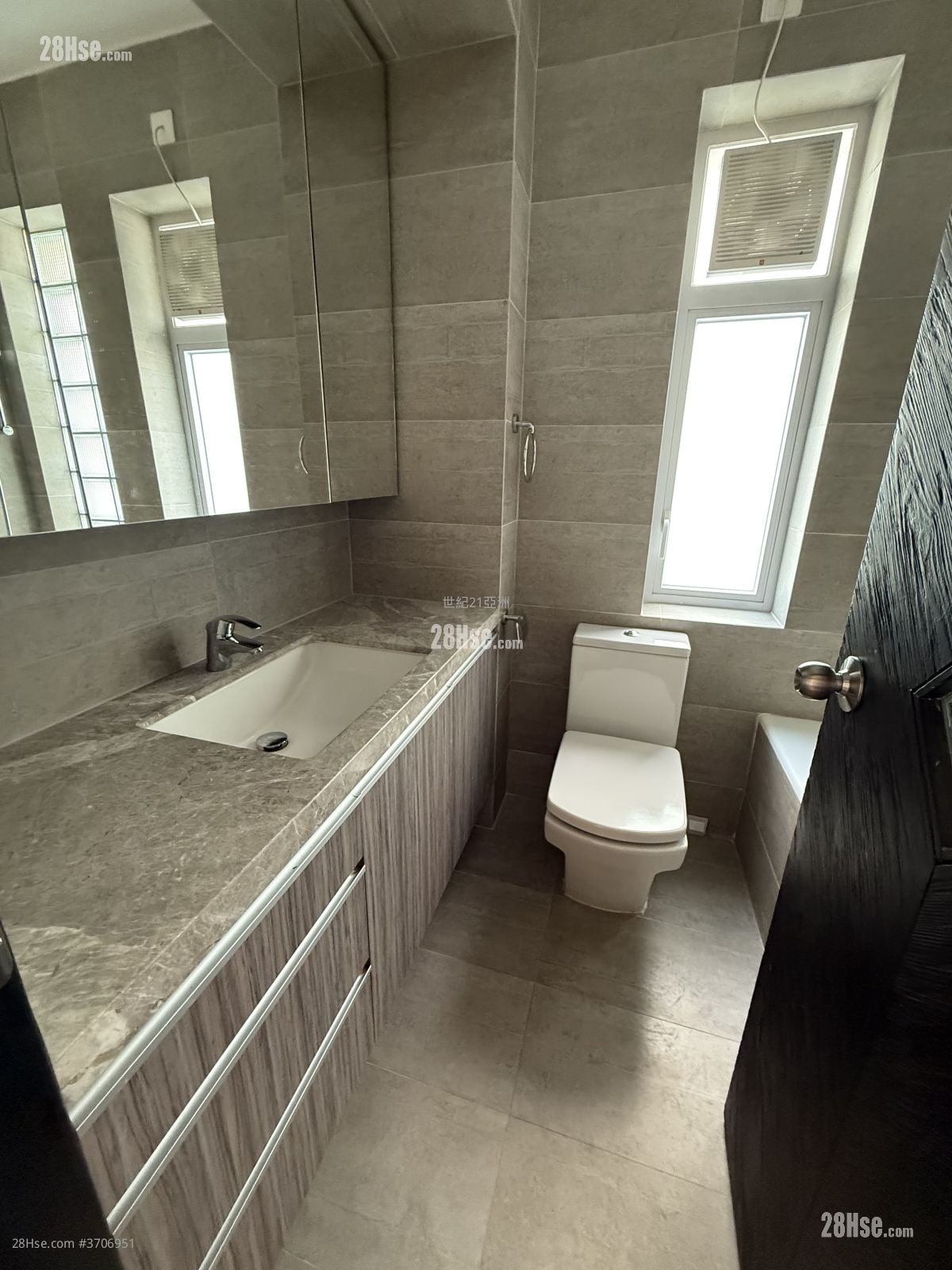 Lai Yuen Building Rental 2 Bedrooms , 1 Bathroom 504 ft²