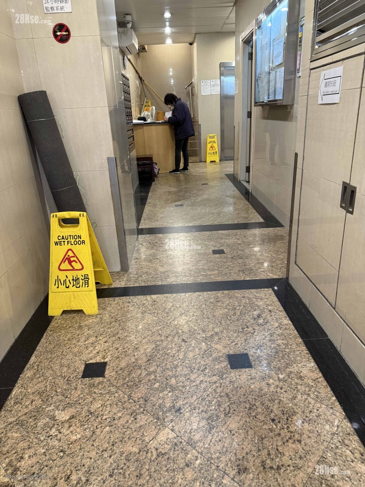 Lai Yuen Building Rental 2 Bedrooms , 1 Bathroom 504 ft²