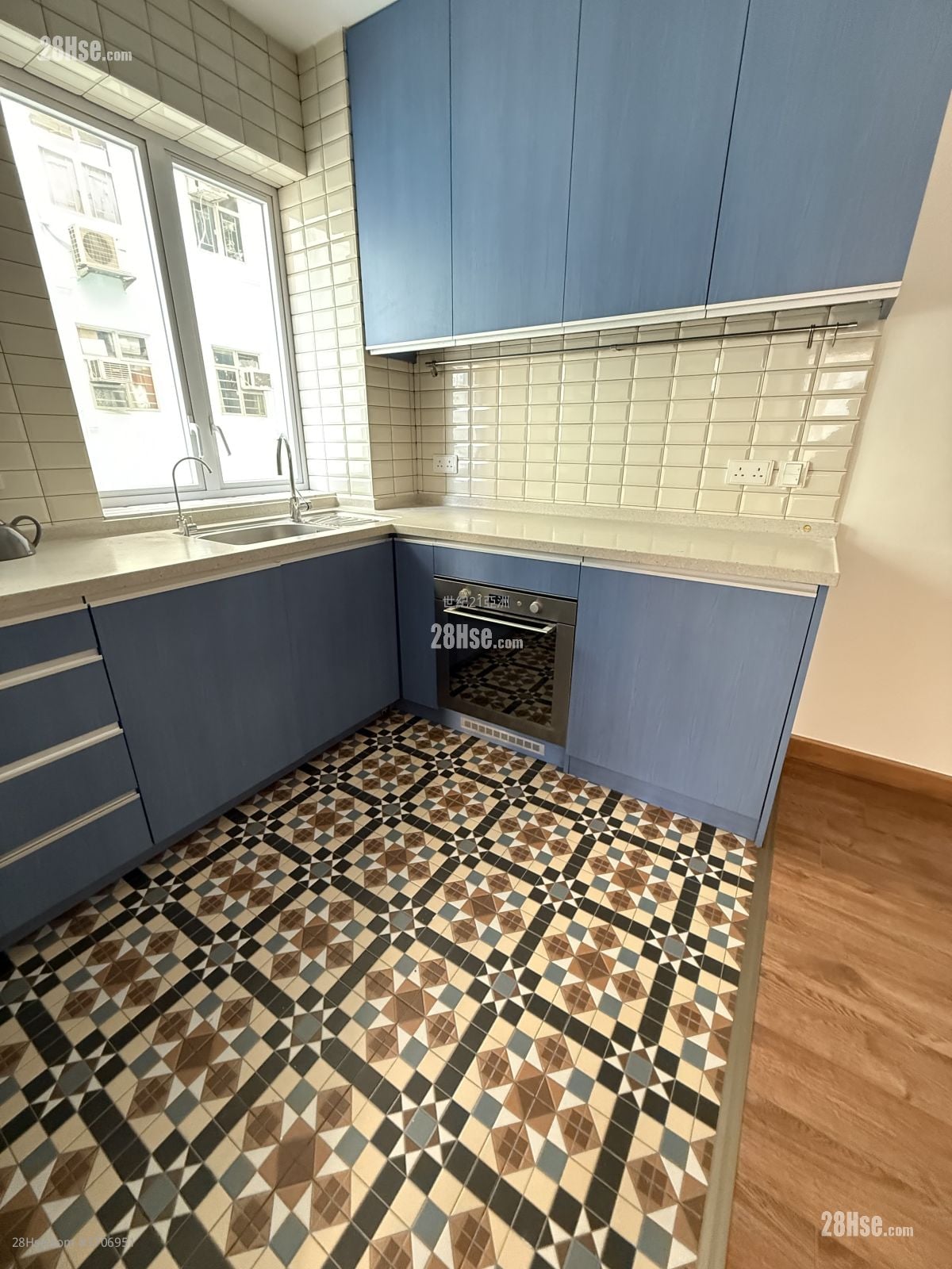 Lai Yuen Building Rental 2 Bedrooms , 1 Bathroom 504 ft²