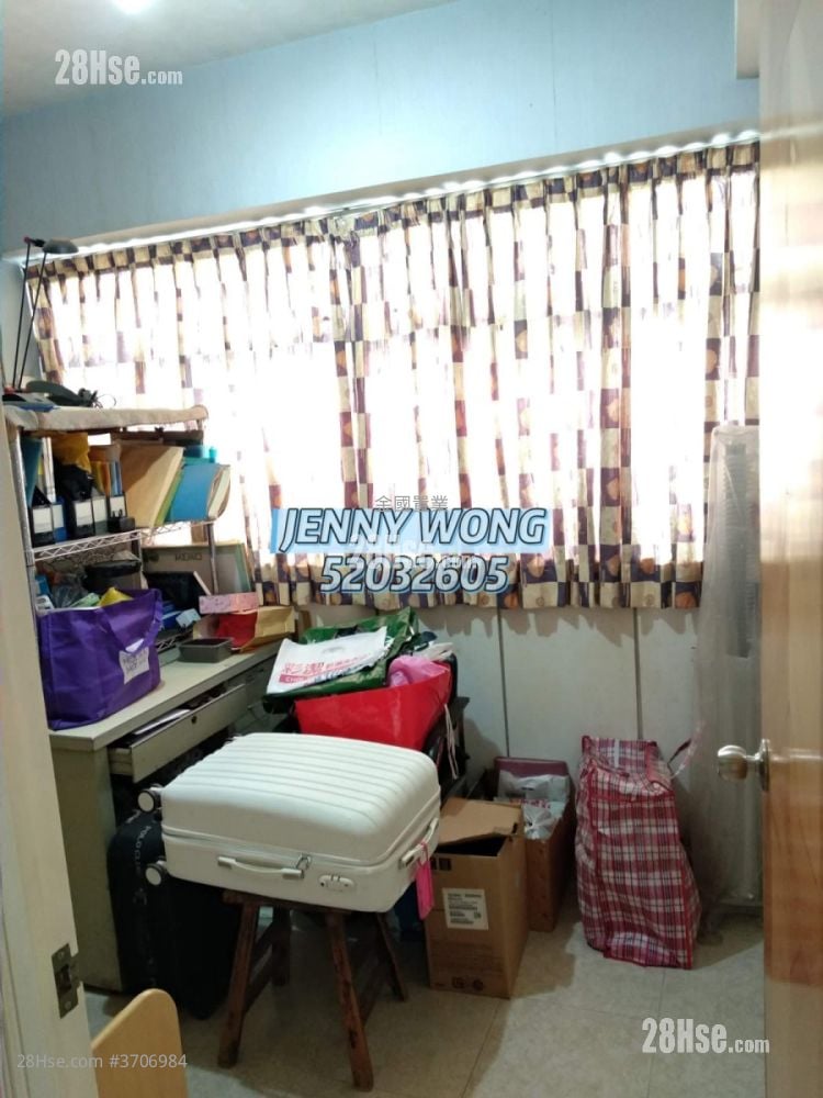 文輝樓 售盤 3 房 , 1 浴室 750 平方呎