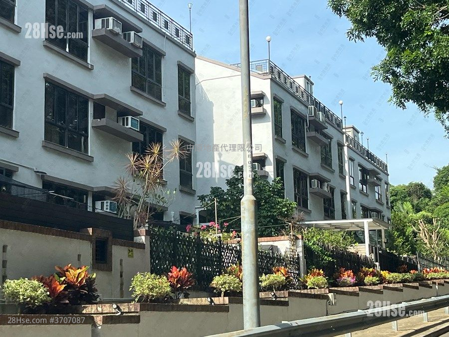 新翠山莊 售盤 3 房 , 2 浴室 915 平方呎