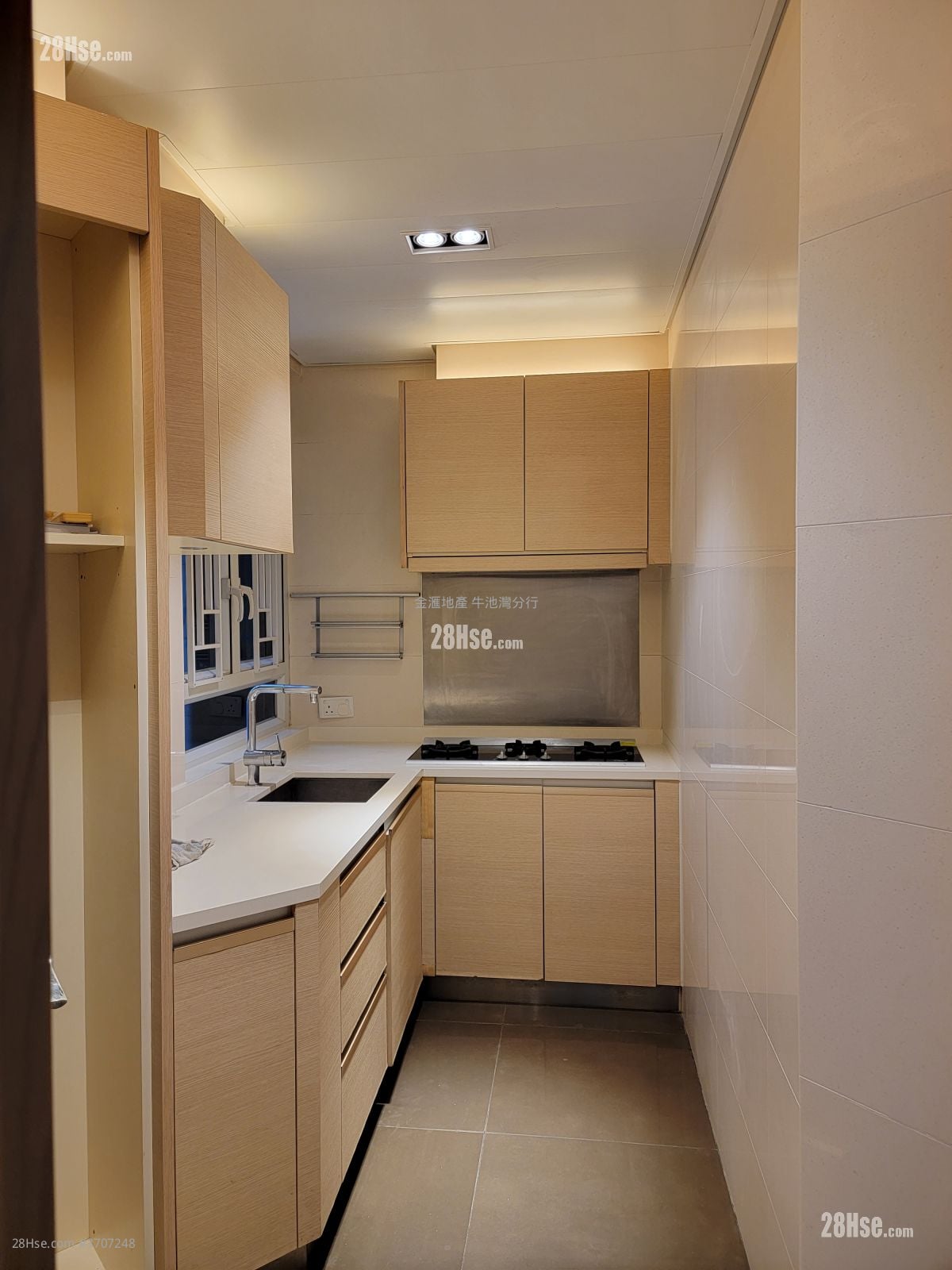 现崇山 租盘 2 房 , 1 浴室 567 平方尺