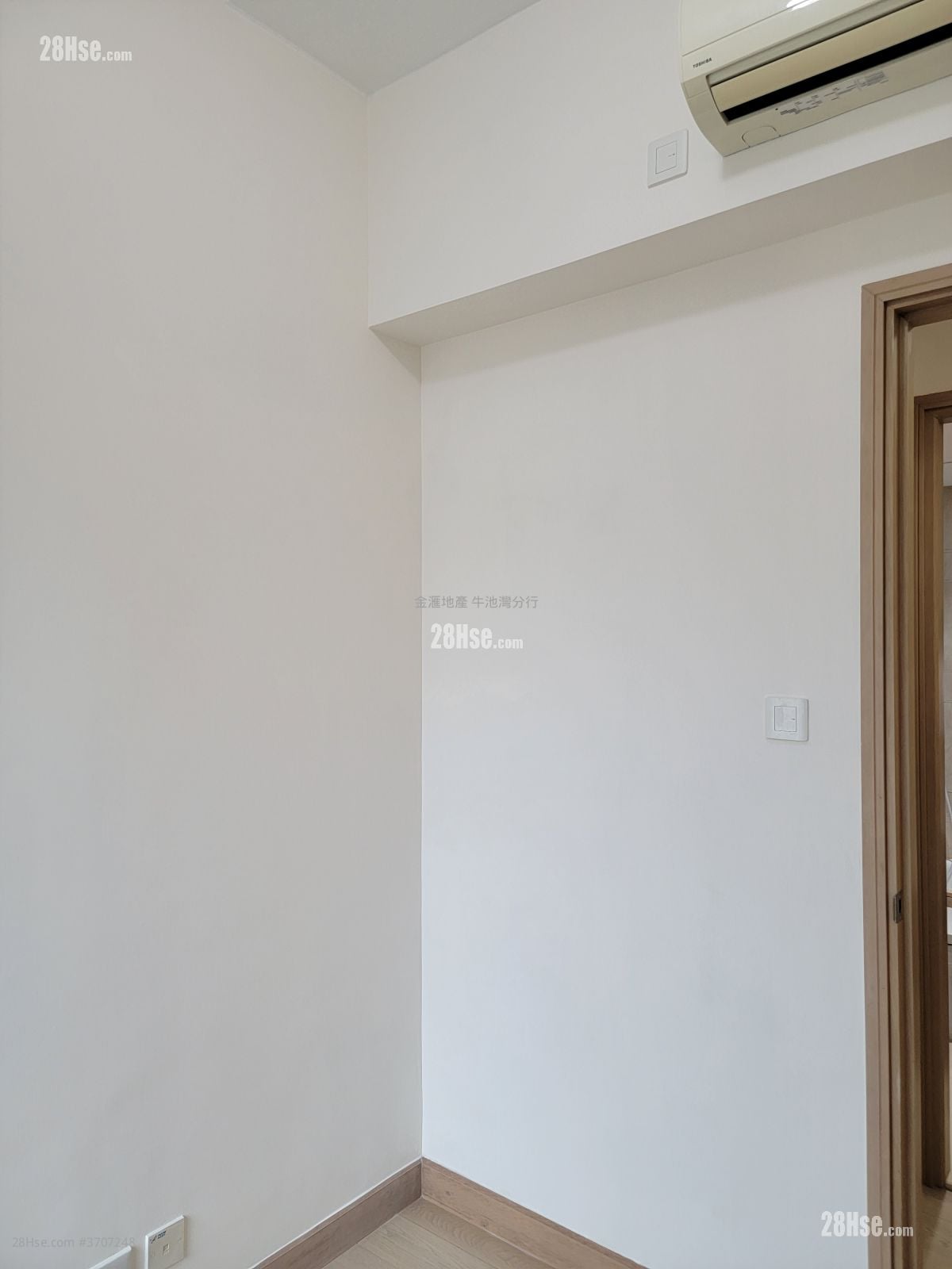 现崇山 租盘 2 房 , 1 浴室 567 平方尺