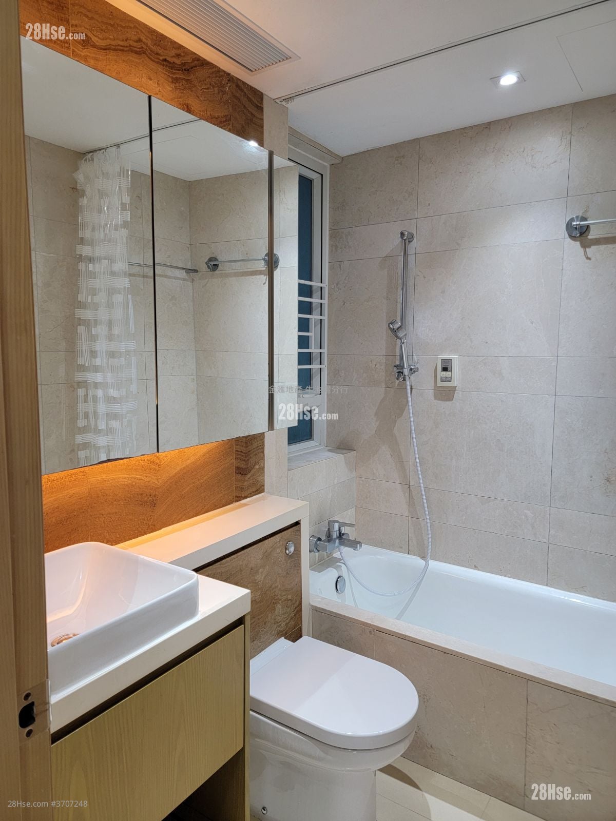 现崇山 租盘 2 房 , 1 浴室 567 平方尺