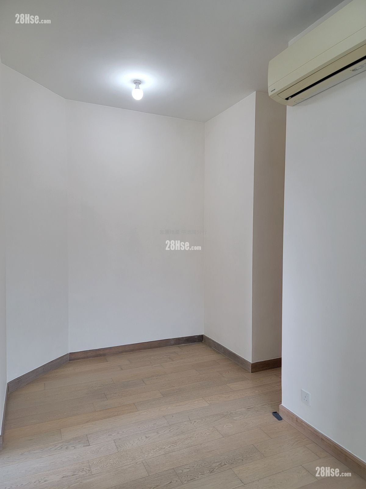 现崇山 租盘 2 房 , 1 浴室 567 平方尺