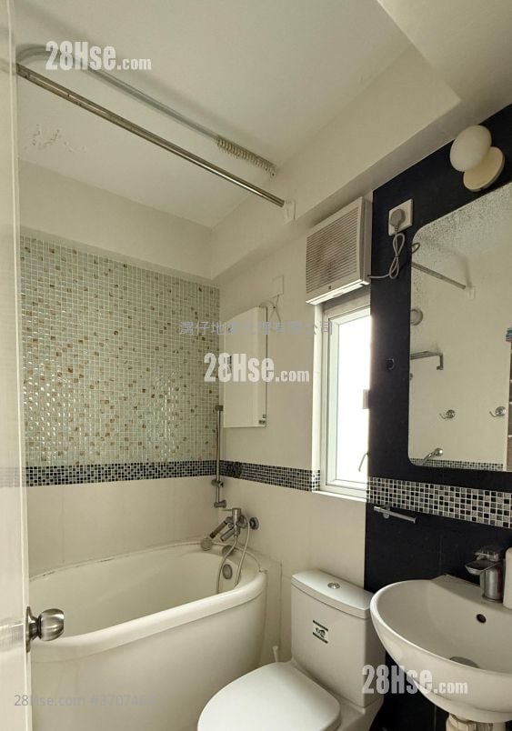 Tai Wo Mansion Sell 1 Bedroom 388 ft²
