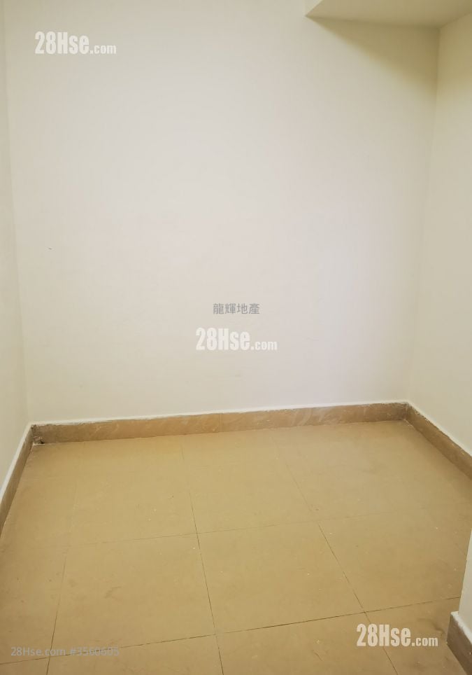 Fok Lin  Building Rental Studio , 1 Bathroom 110 ft²