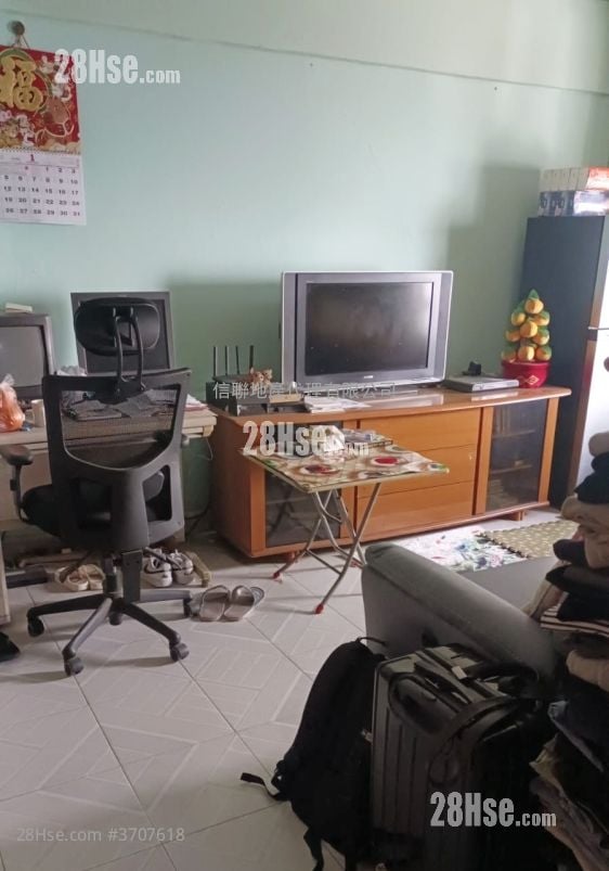 Tin Ping Estate Sell 3 Bedrooms , 1 Bathroom 489 ft²