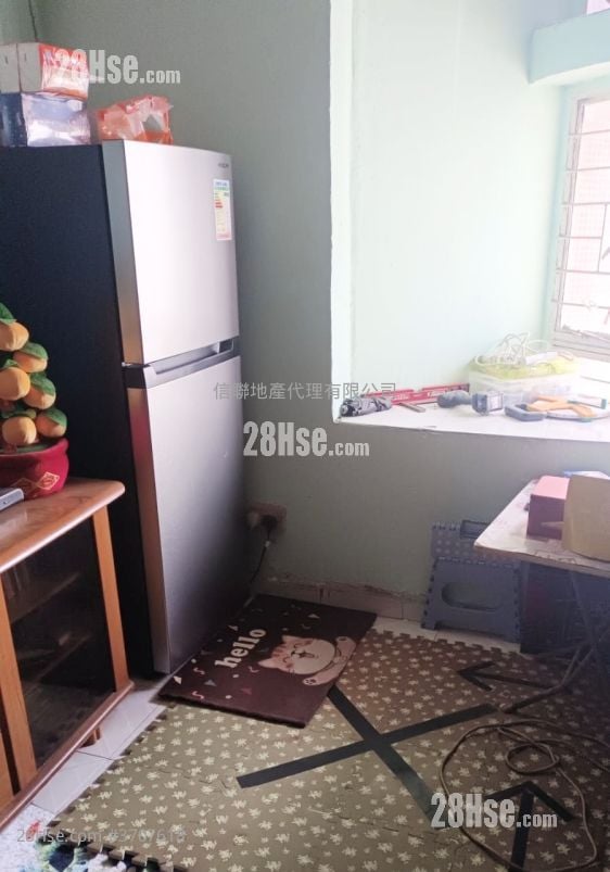 Tin Ping Estate Sell 3 Bedrooms , 1 Bathroom 489 ft²