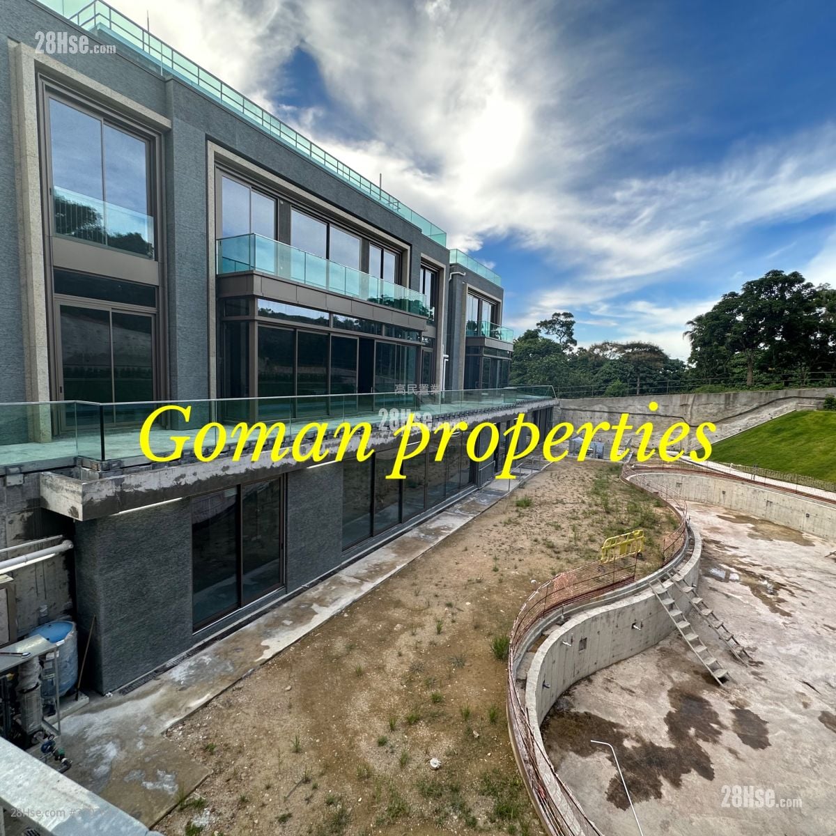 House Sell 5+ Bedrooms , 5+ Bathrooms 15,500 ft²