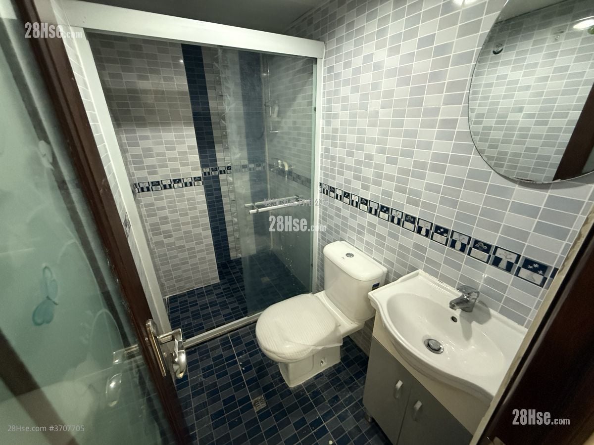 Celebrity Court Rental 3 Bedrooms , 1 Bathroom 600 ft²