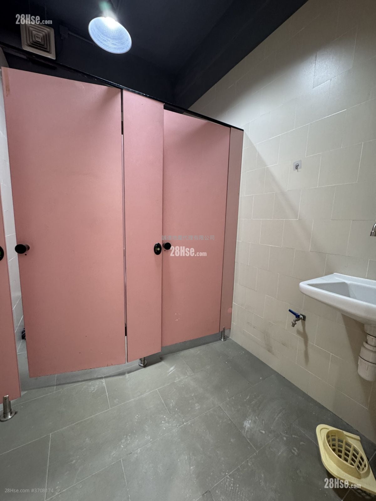 Wai Yip Industrial Building Rental 1 Bedroom , 4 Toilets