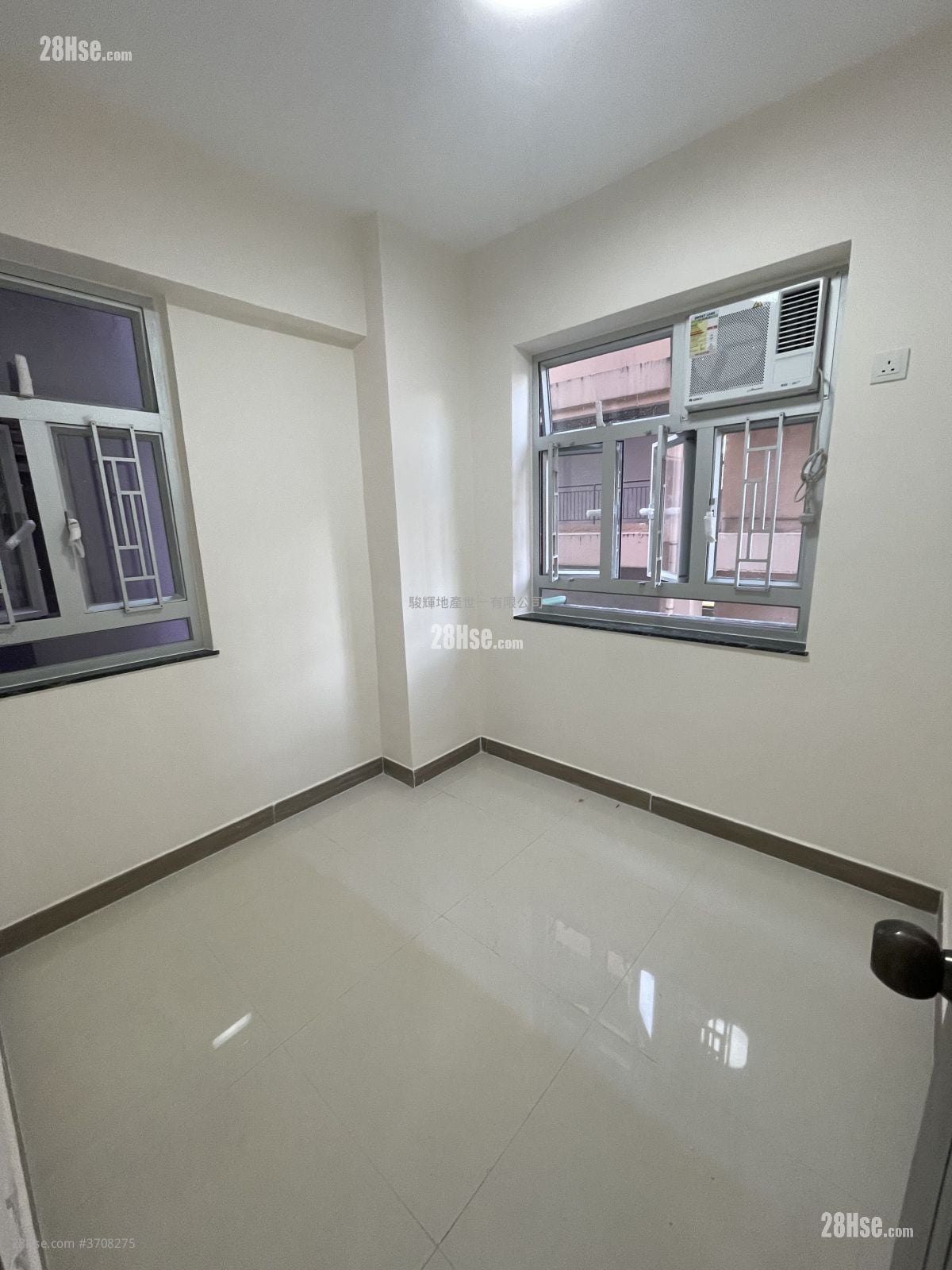Kwong Yu Building Sell 2 Bedrooms , 1 Bathroom 341 ft²