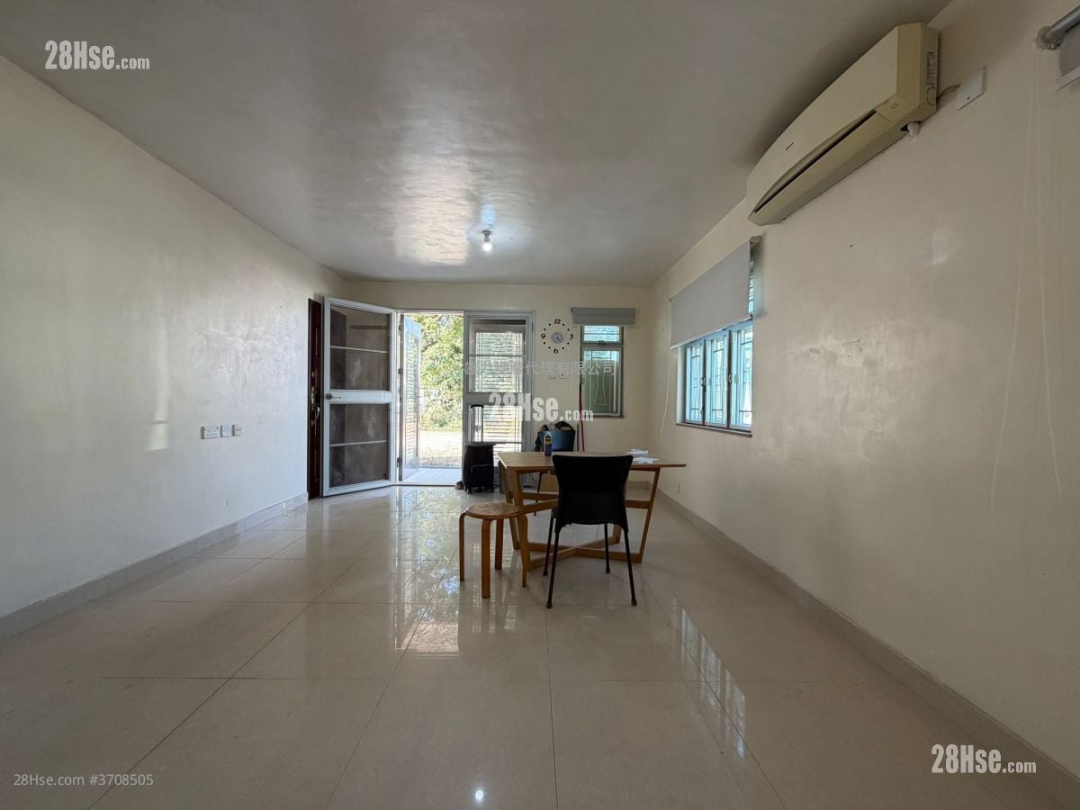 Village Rental 2 Bedrooms , 1 Bathroom 630 ft²